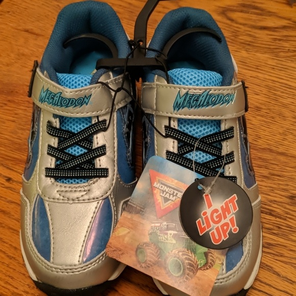 NWT MONSTER JAM LIGHT UP MEGALODON SNEAKERS - Picture 1 of 8